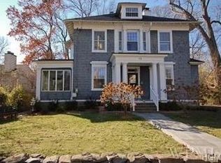 12 Myrtle St, White Plains, NY 10606