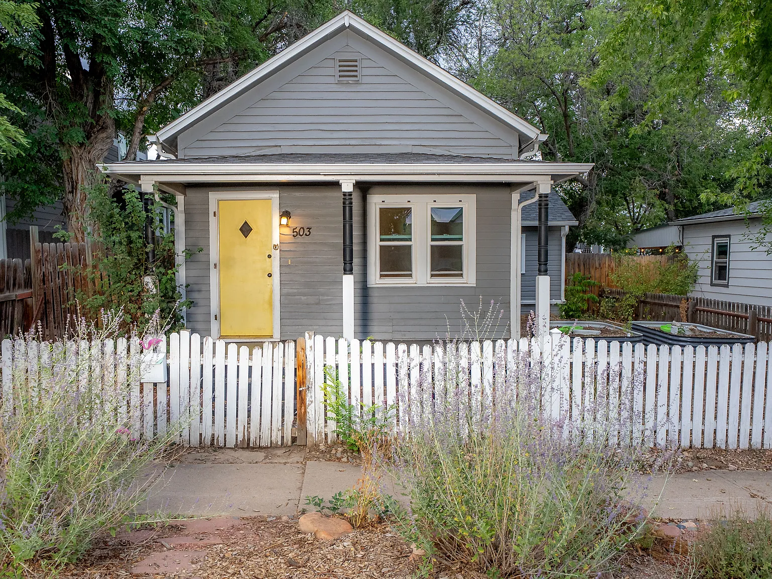 2 bed, 784 sqft, $2,400 — Photo 1