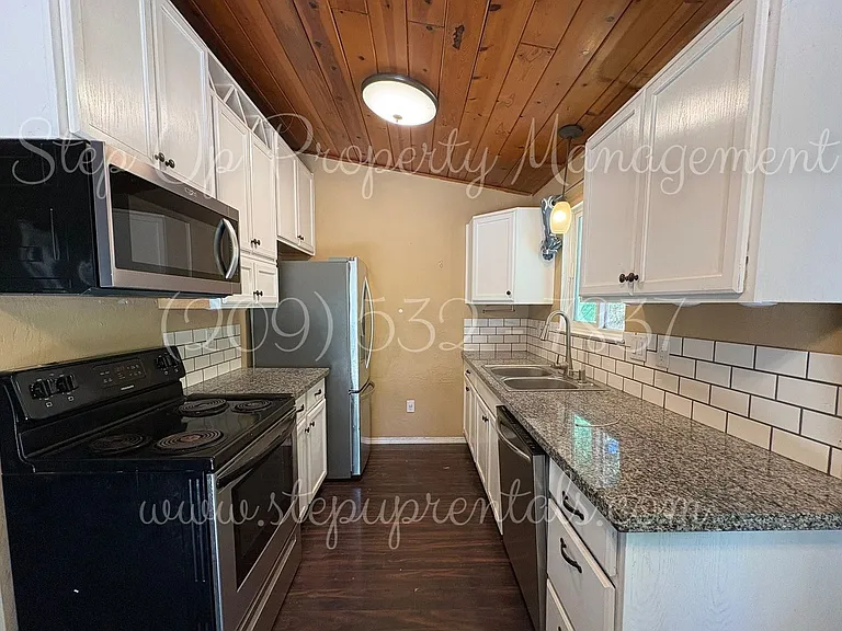 22400 Broken Bough Ln — Photo 5