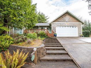 1525 SW Ocean Ter, Waldport, OR 97394