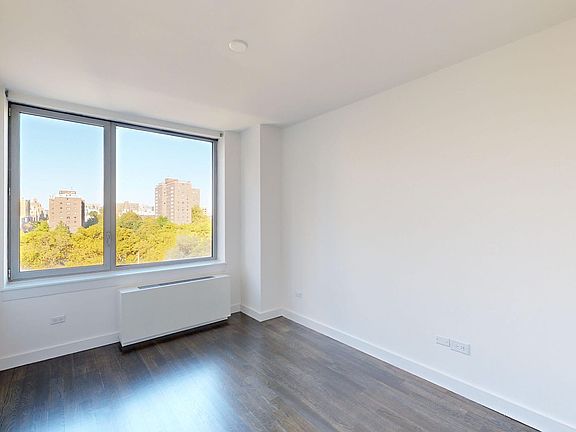 4th image of 801 Amsterdam Ave APT 7E