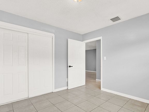 5th image of 3104-3210 Louisiana Ave #7