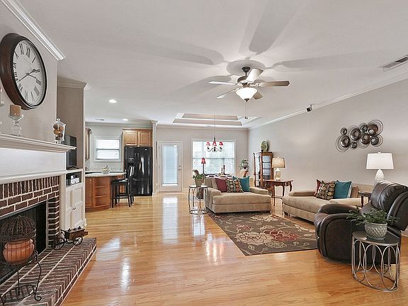 4th image of 625 Aunt Lucy Ln SW #138