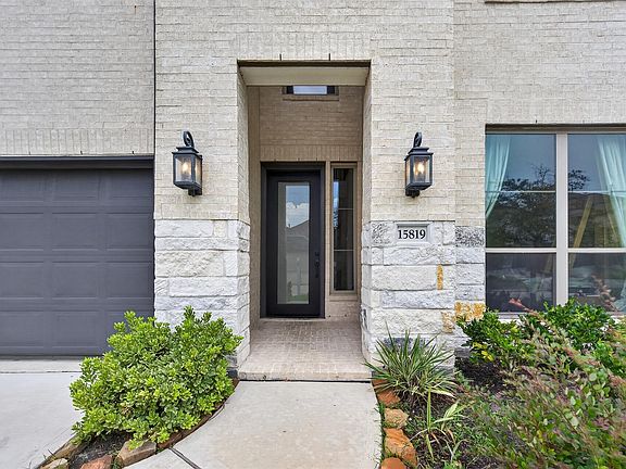 5th image of 15819 Donham Green Ln