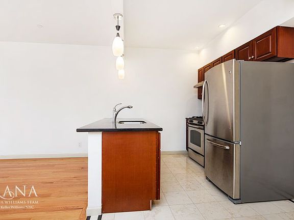 3rd image of 1635 Lexington Ave APT 4E