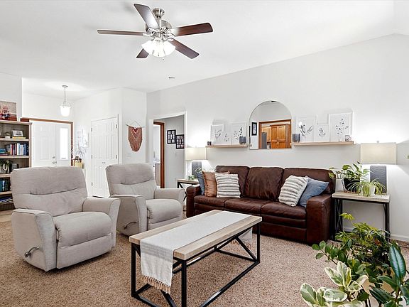 5th image of 511 N Rebecca Ln