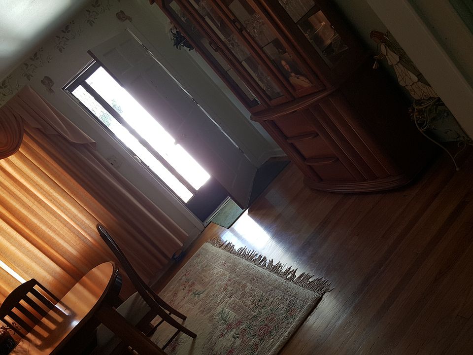 2nd image of 2711 Lansdowne Dr