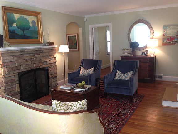 4th image of 217 Brookwood Dr #101