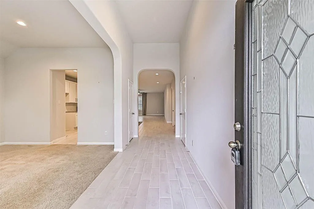 4 bed, 3.0 bath, 2677 sqft, $2,950 — Photo 4