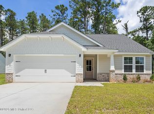 13529 Garland Rd, Ocean Springs, MS 39564