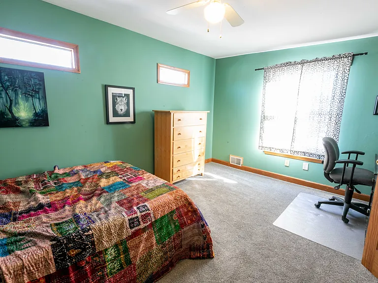 1241 Bates Ave — Photo 17