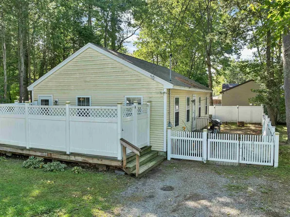 8 Riverside Drive, Fremont, NH 03044