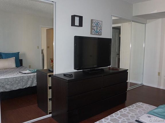 3rd image of 540 Brickell Key Dr APT 1402