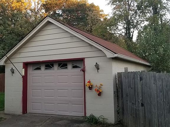2nd image of 1553 W 32nd St