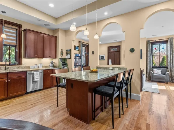 7 Winter St #2, Salem, MA 01970