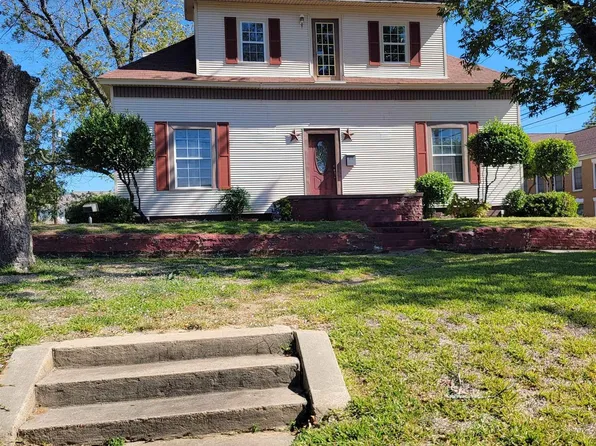 312 N Main St, Henderson, TX 75652