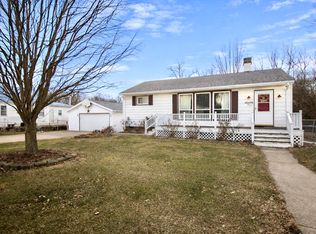 219 Willett Ave, Dixon, IL 61021