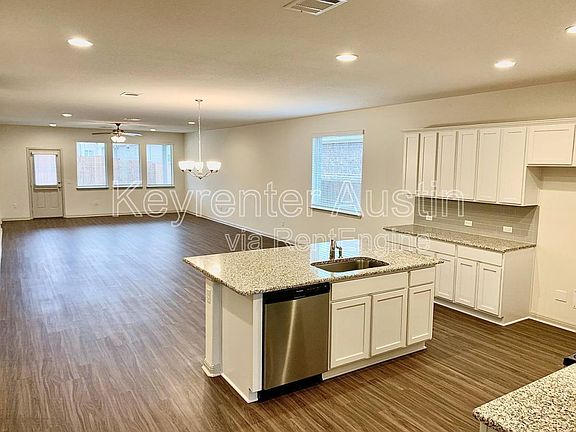 3rd image of 18412 Urbano Dr