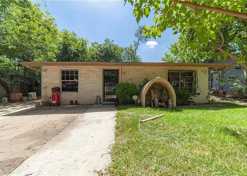 1st image of 4903 Hilldale Dr