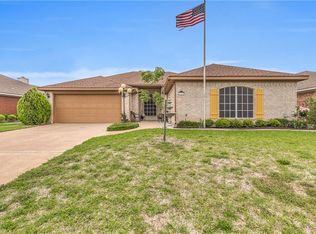 954 Heather St, Burleson, TX 76028