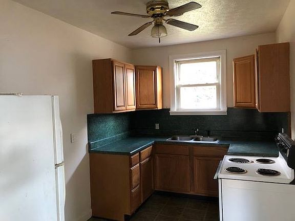 3rd image of 3137 Hillcrest Ave NW