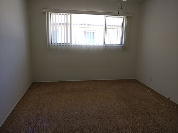 4th image of 1005 W Huntington Dr APT F