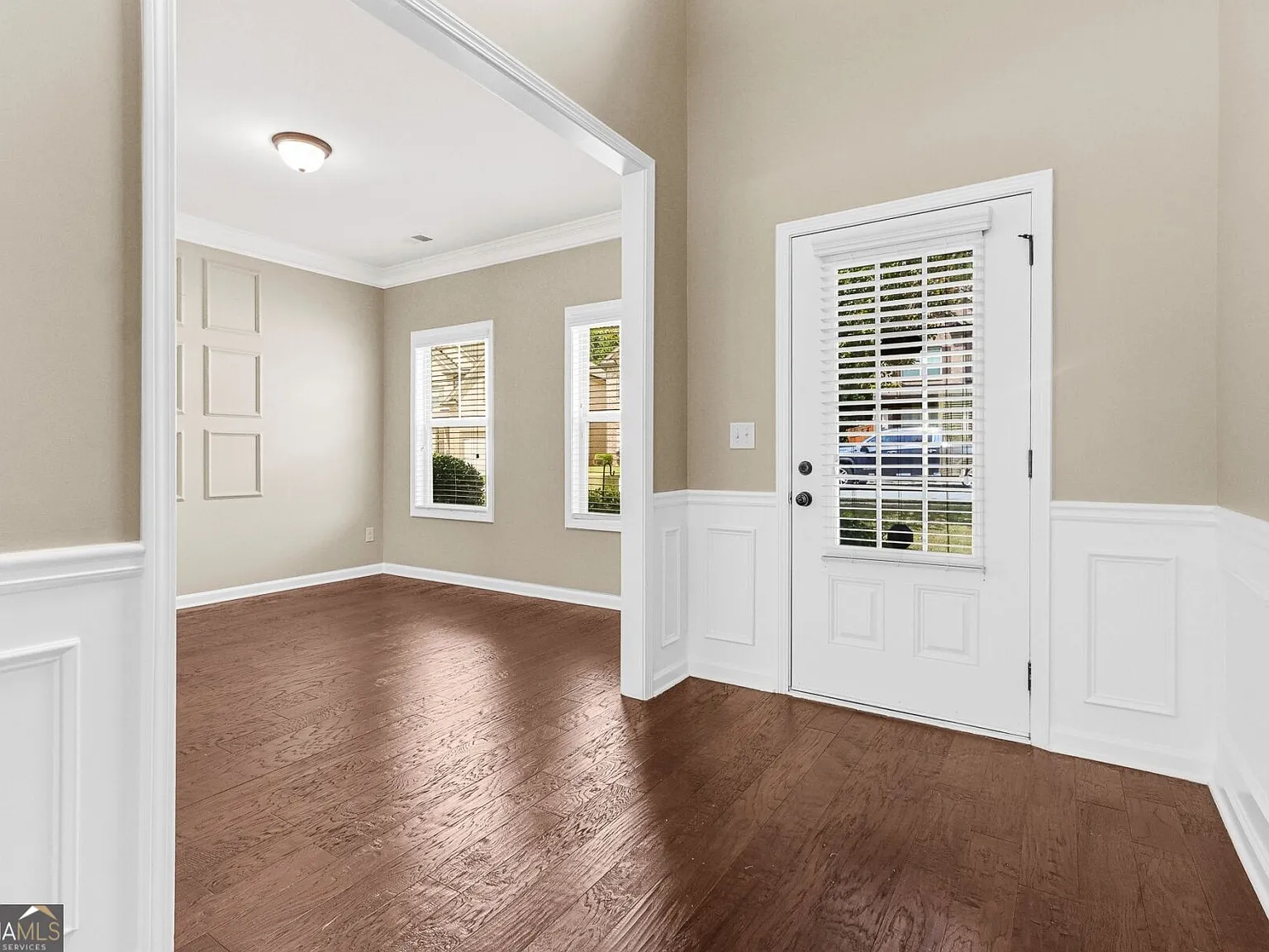 4 bed, 2.5 bath, 2667 sqft, $2,495 — Photo 2