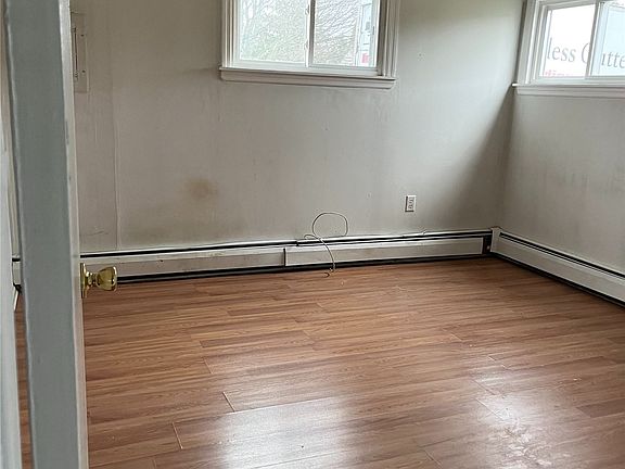 5th image of 44 Hemp Ln