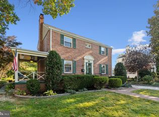 1227 S Oakcrest Rd, Arlington, VA 22202