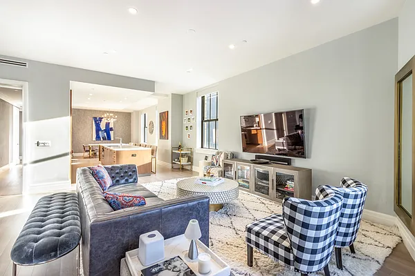 Rented by Compass | media 33