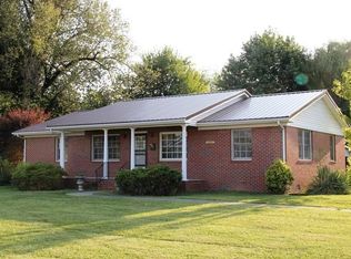 1301 H C Mathis Dr, Paducah, KY 42001