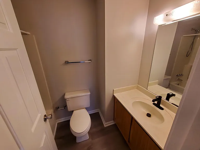 1100 Horsemans Ln #26 — Photo 20