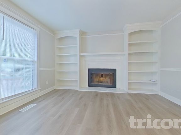 3rd image of 18 Hillpine Ct