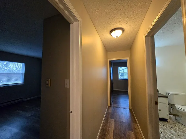 Creekwood Apartments - Farmington — Photo 7