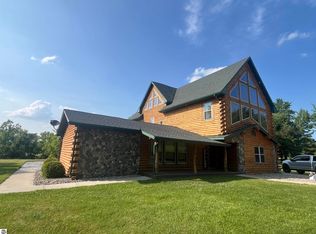 8840 Golfside Ct, Shepherd, MI 48883