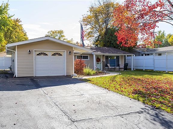 3rd image of 9273 Milford Dr