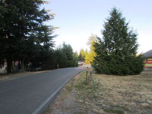 3rd image of 9041 Pepperidge Ln SE