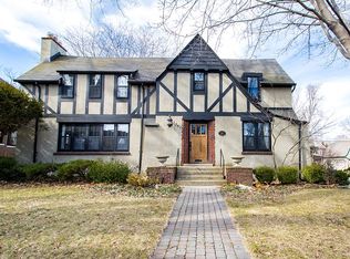 1387 Bishop Rd, Grosse Pointe Park, MI 48230