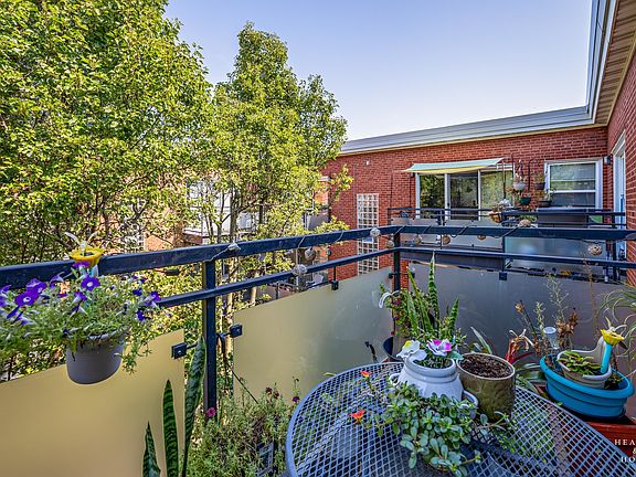 5th image of 6417 N Damen Ave APT 3W