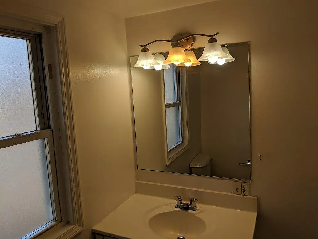1757 Oakdale Ave — Photo 3