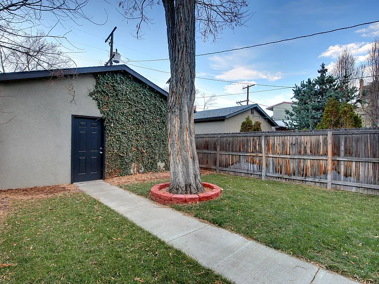 2081 N Ogden St — Photo 31