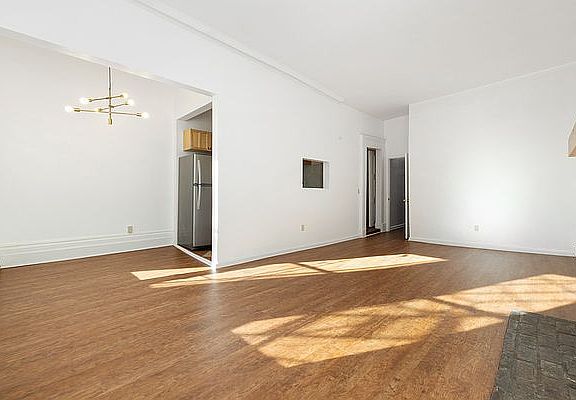 2nd image of 550 Laguardia Pl APT 1N