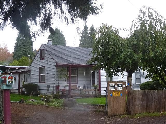 1st image of 1618 NE Edge Park Dr