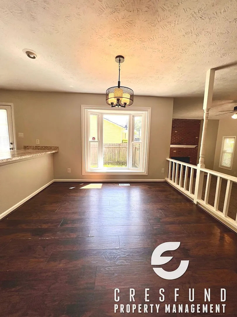 Charming 3 Bedroom, 2 Bathroom Home with Fenced Backyard Minutes from Fort Bragg! — Photo 4