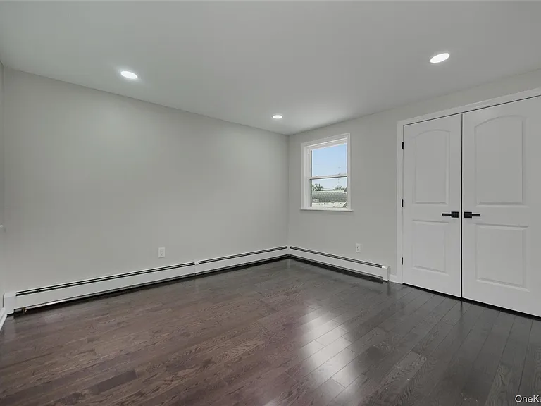 120 Maple Ave — Photo 10