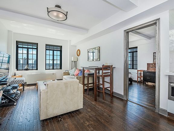 3rd image of 5 Tudor City Pl APT 1525