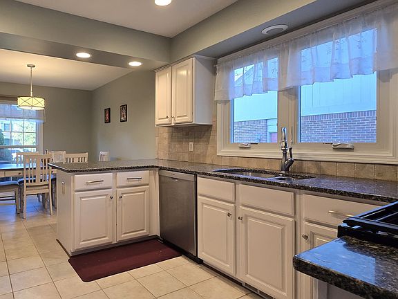 4th image of 2939 Santia Dr
