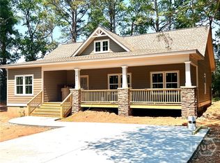 364 Live Oak Ln, Comer, GA 30629