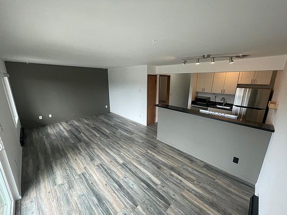 3rd image of 3245 14th Ave W #5