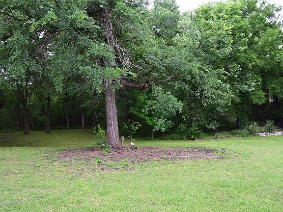 3rd image of 125 N Lost Valley Dr